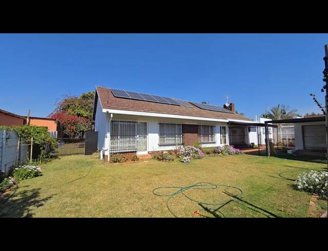 4 BEDROOM HOUSE FOR SALE IN SINOVILLE